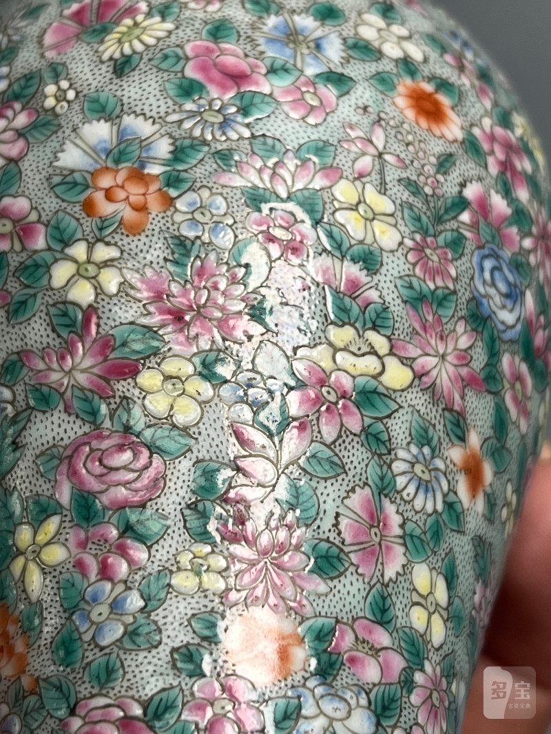 清晚期  粉彩“百花不落地”梅瓶 - 图16